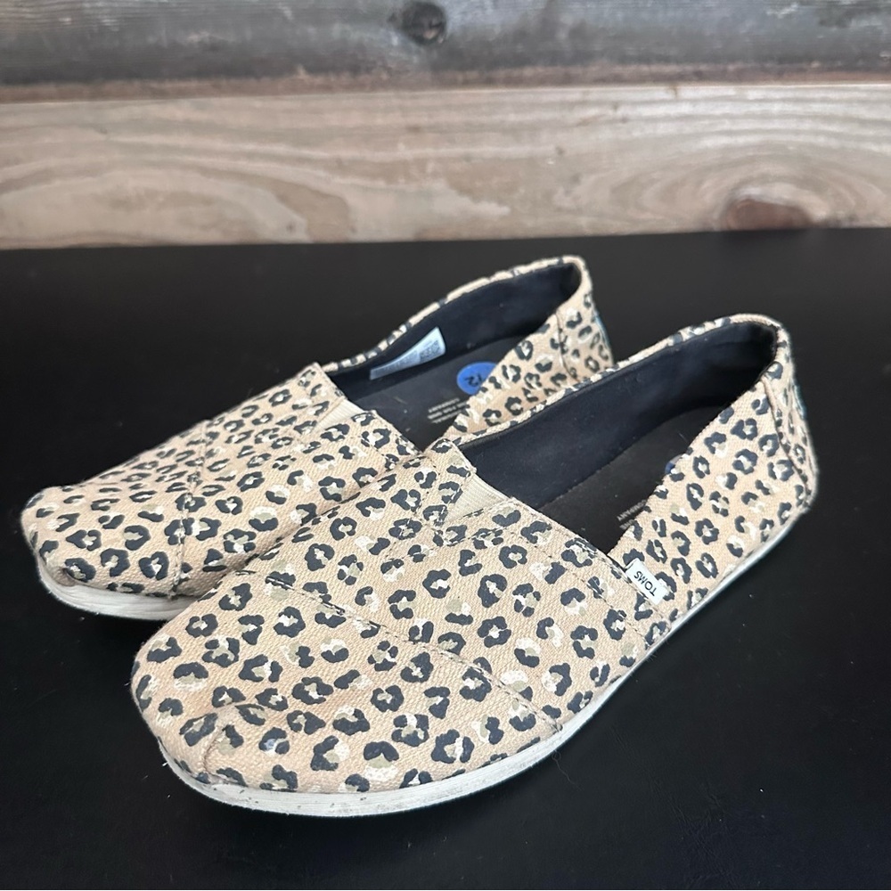 TOMS Natural Textured Cheetah Print Alpargata Slip On Shoes Size 7.5 Womens